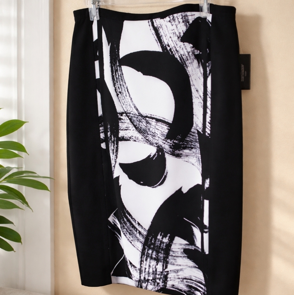 Worthington Black and White Abstract Skirt